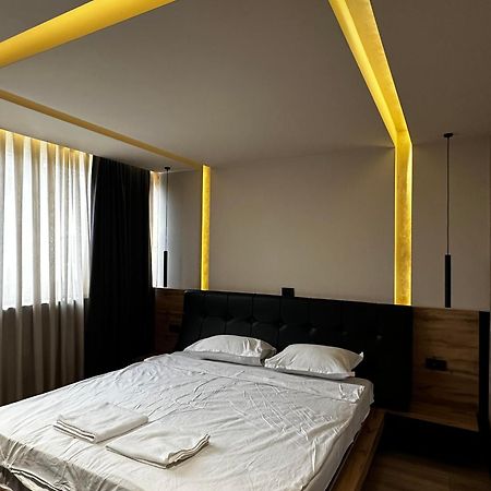 Zet Apartments - Bedroom & Bathroom Pristina Eksteriør billede