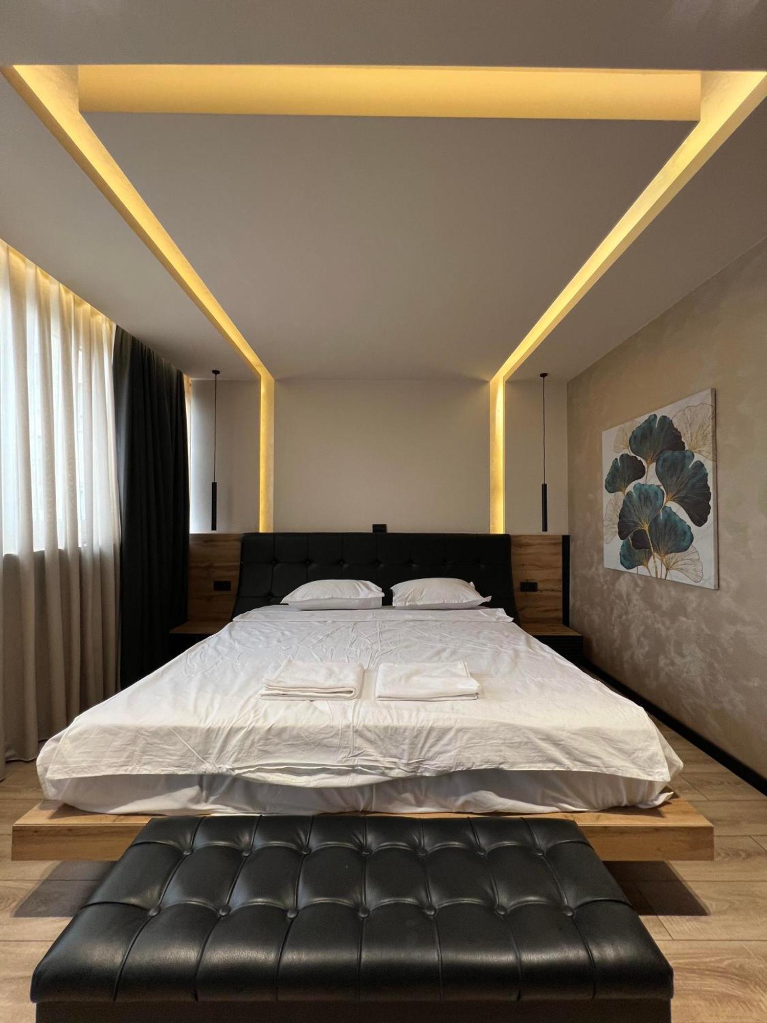 Zet Apartments - Bedroom & Bathroom Pristina Eksteriør billede