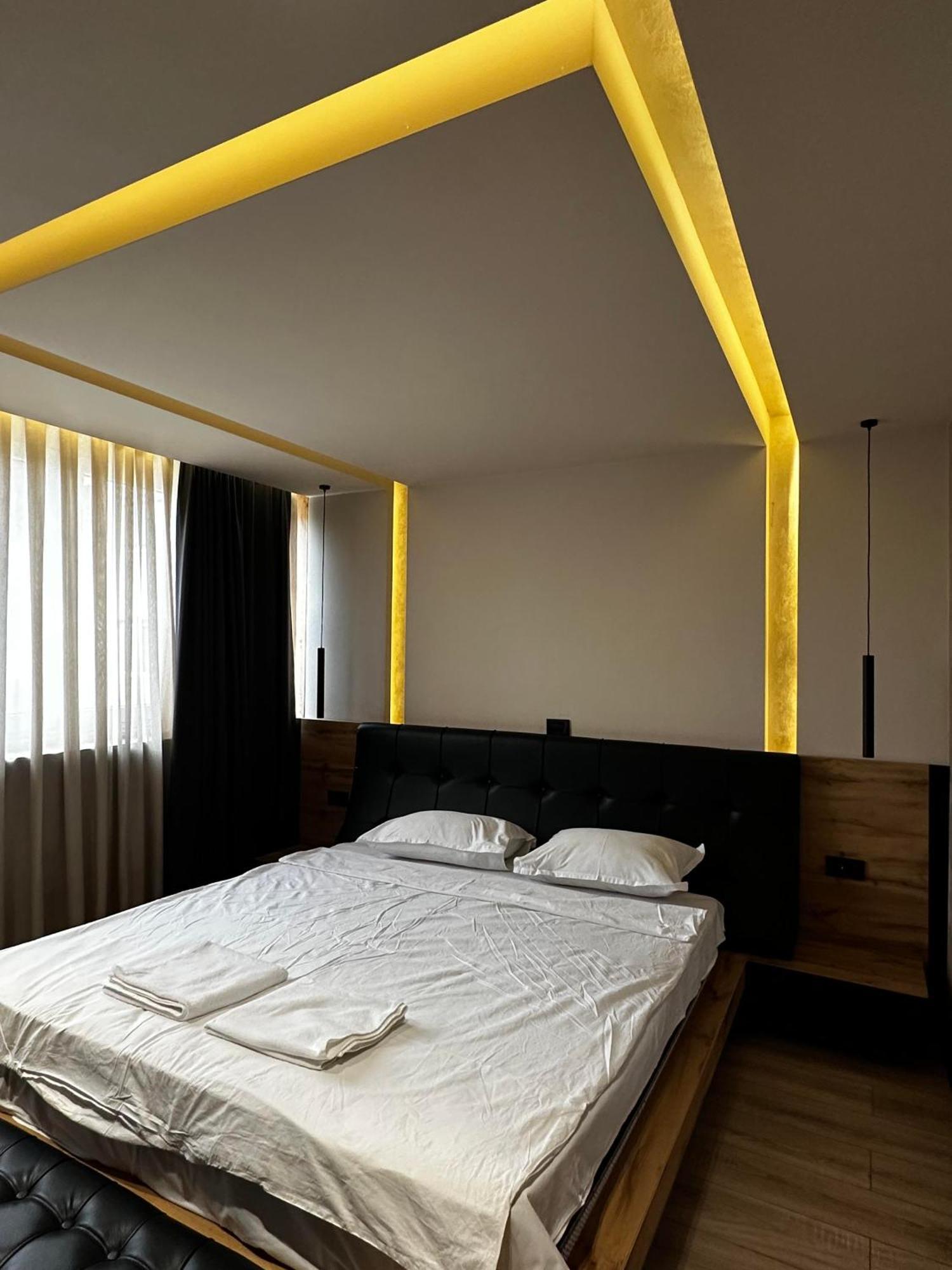 Zet Apartments - Bedroom & Bathroom Pristina Eksteriør billede