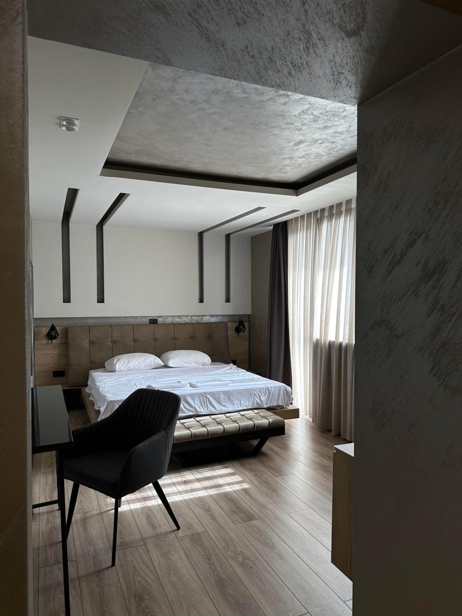 Zet Apartments - Bedroom & Bathroom Pristina Eksteriør billede