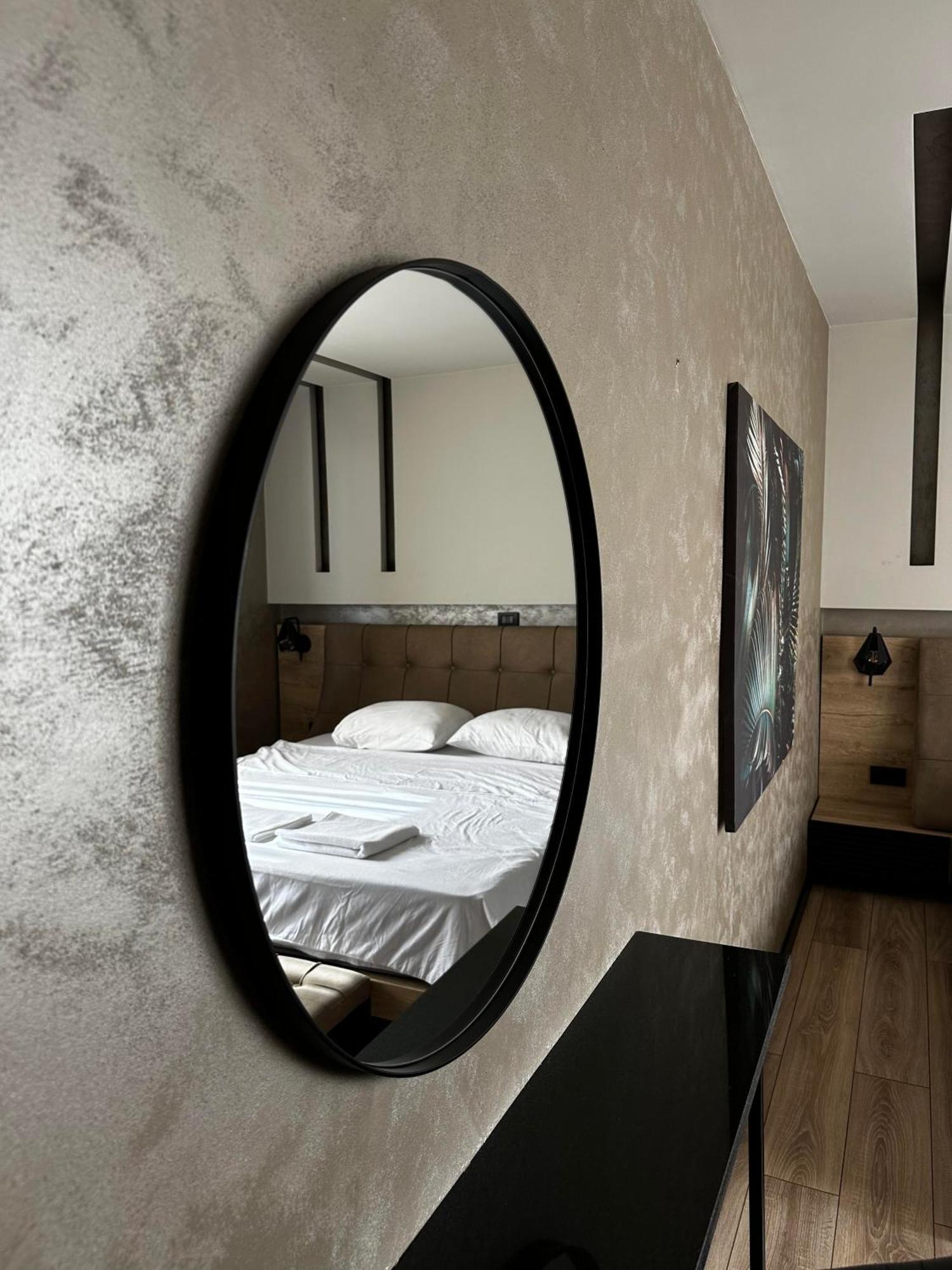 Zet Apartments - Bedroom & Bathroom Pristina Eksteriør billede